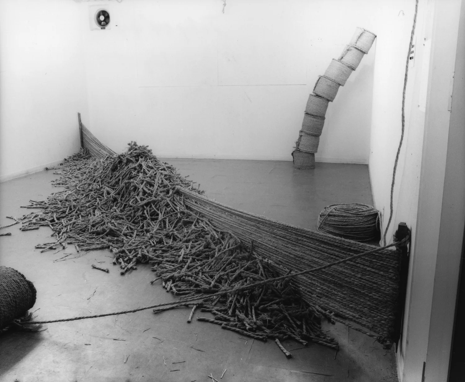 Fieldology , 1974 Straw rope Dimensions variable Installation view, Gallery 16, Kyoto, 1974. Photo: Shigeo Anzaï