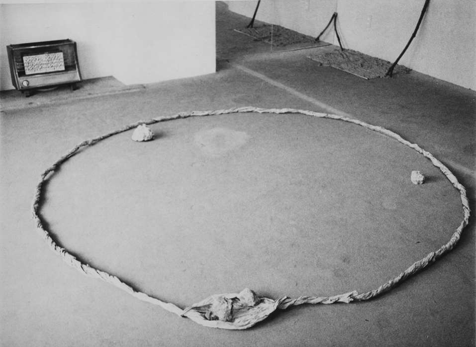 Periphery of Space , 1980 界の側縁 ( Kai no Sokuen ) Dimensions variable Installation view, Gallery Kitano Circus, Kobe, 1980 Photo: Kishio Suga