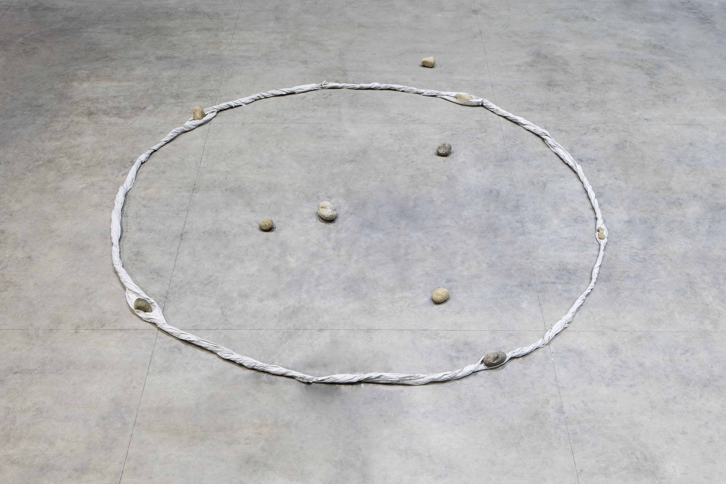 Periphery of Space , 1980/2016 界の側縁 ( Kai no Sokuen ) Dimensions variable Installation view, Kishio Suga: Situations , Pirelli HangarBicocca, Milan, 2016 Photo: Agostino Osio; Courtesy Pirelli HangarBicocca, Milan