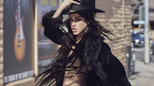 adore2.jpg
