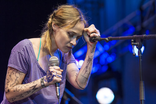 FEATURE: Fast as You Can: The Return of Fiona Apple — Music Musings & Such