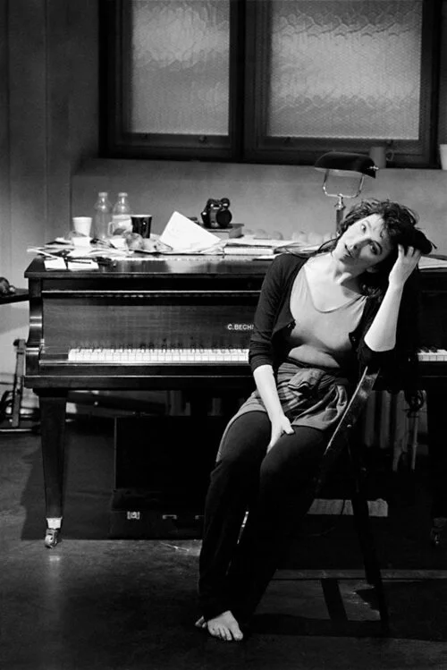 Does Kate Bush Play Piano