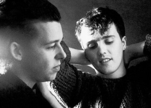 Tears For Fears - Everybody Wants To Rule The World (Official Archive  Video) 