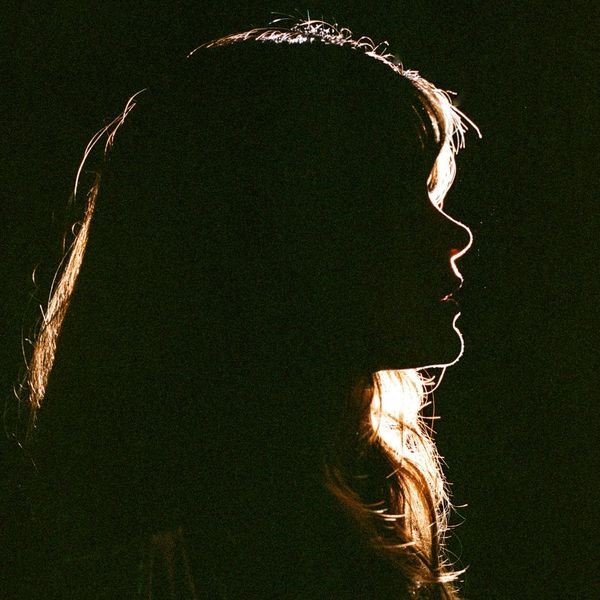 SINGLE REVIEW: Iraina Mancini – Running for your life