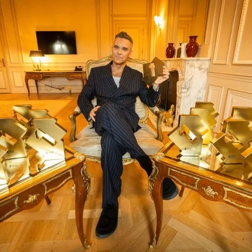 FEATURE: Bigger Than The Beatles: Celebrating the Record-Setting Robbie Williams