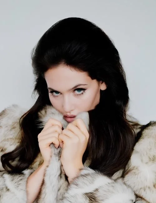 FEATURE: Modern-Day Queens: Sienna Spiro