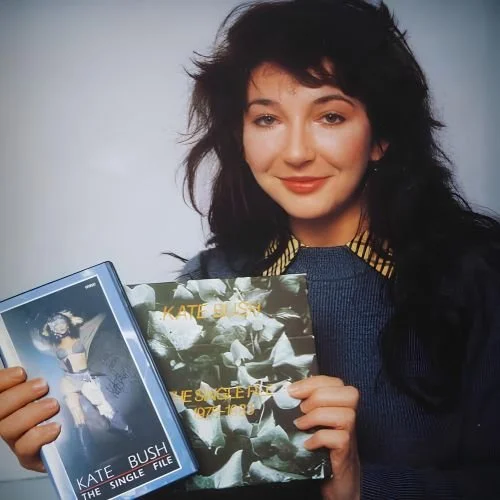 FEATURE: Kate Bush: The Whole Story: The KBC Article Issue 15 (Christmas 1983), Dear Friends, and the Short Story, On the Road Home