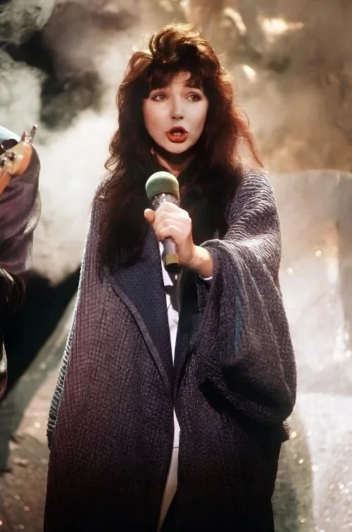 FEATURE: Kate Bush: The Whole Story: A Wonderful Kate Bush Club Article, Issue 17 (About Hounds of Love and Interview)