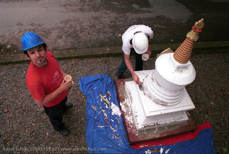 w_Stupa_cleaning.jpg