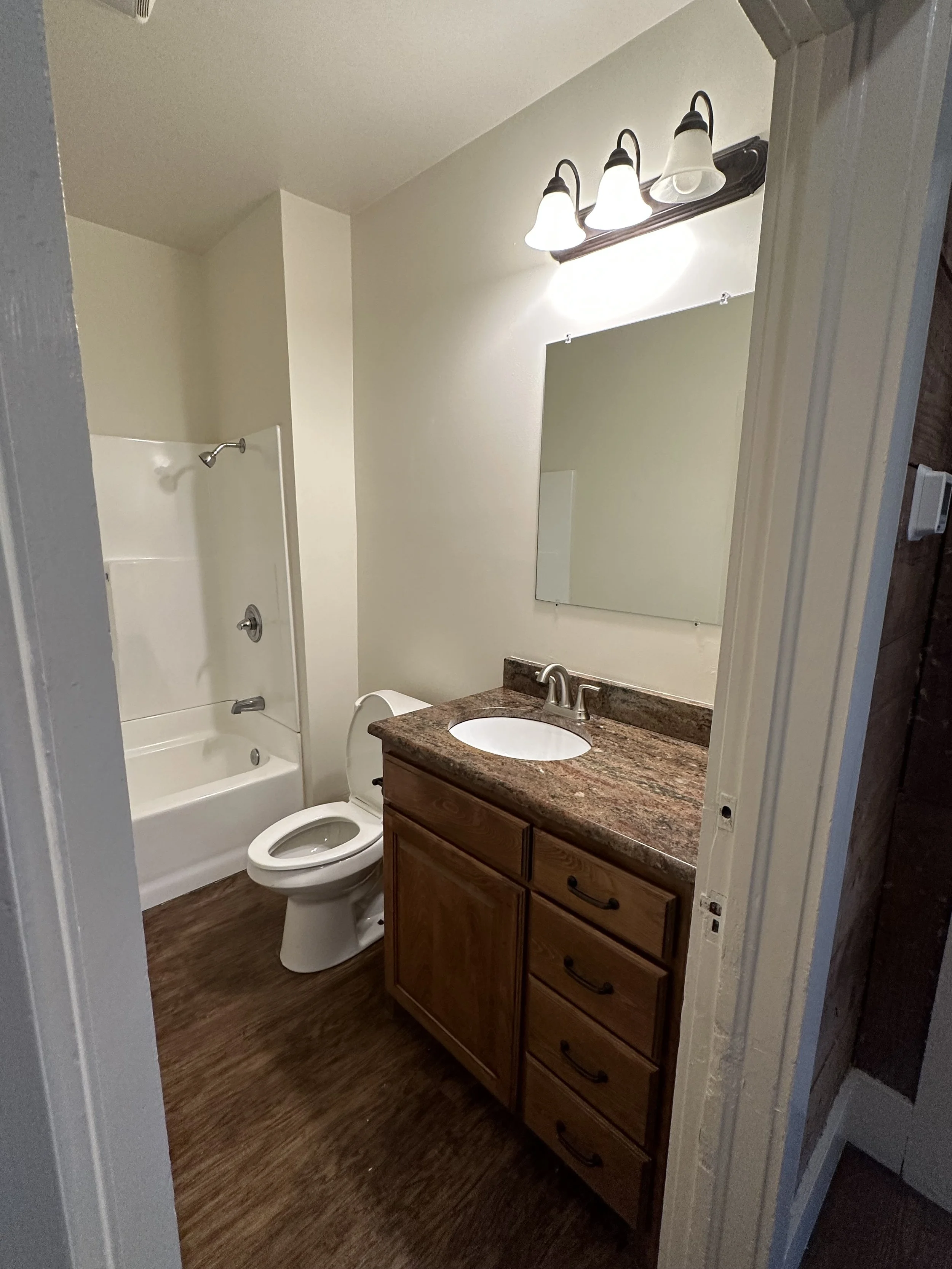 18 - Bathroom, from hallway May 07 2024, 1 29 51 PM.jpg