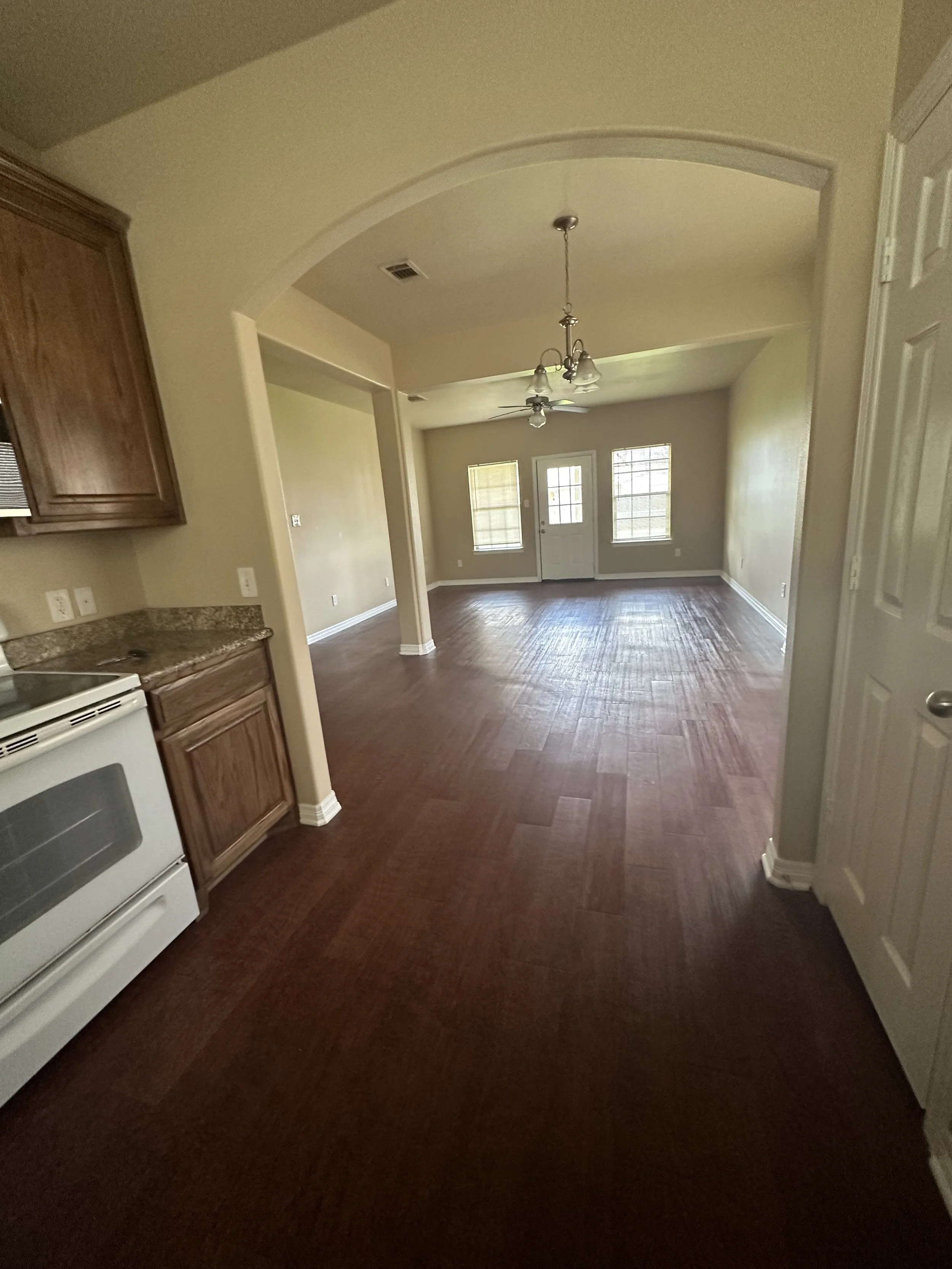 2-Dining&LivingRoom-FromKitchen.jpg