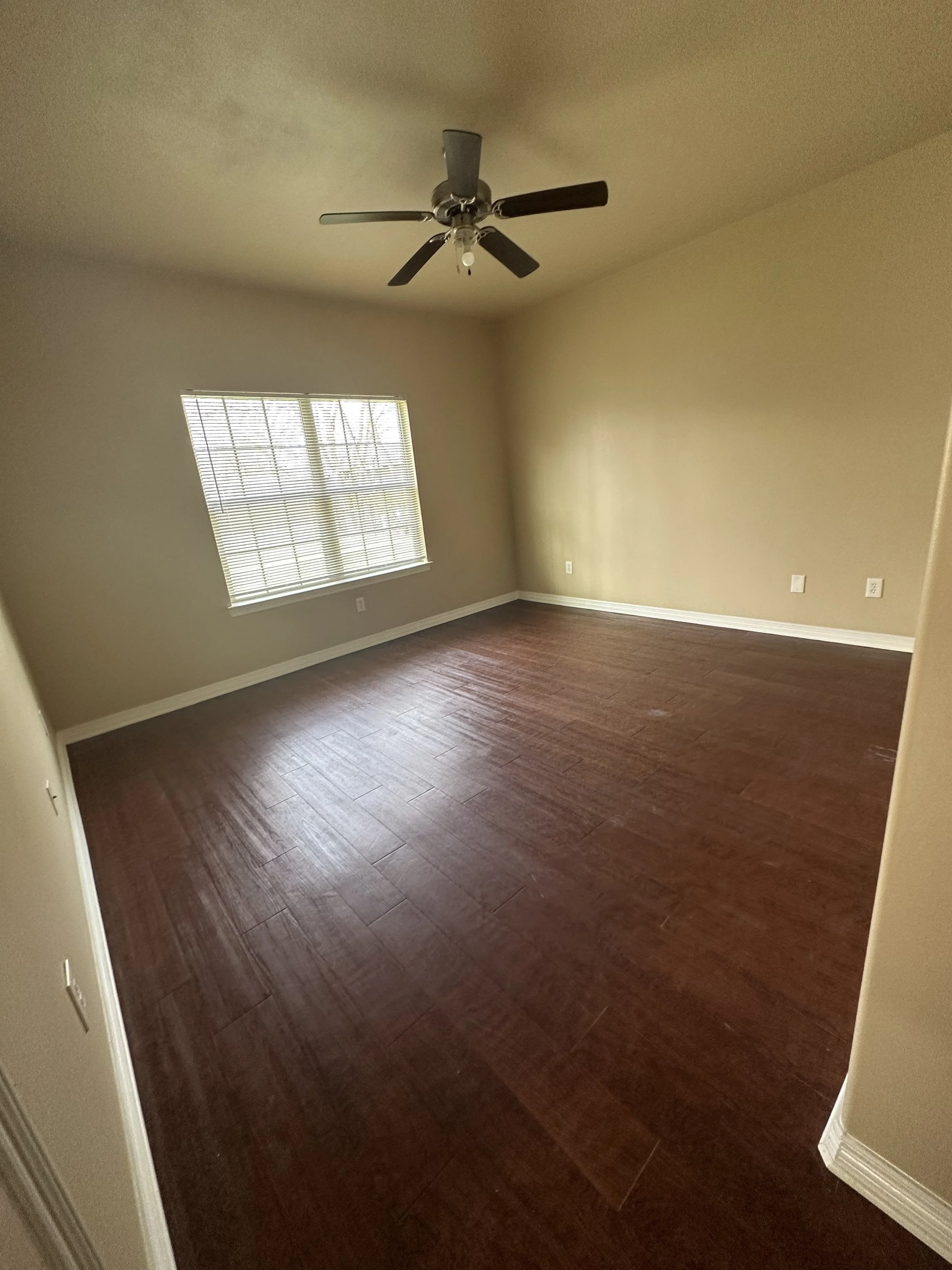 6-MasterBedroom.jpg