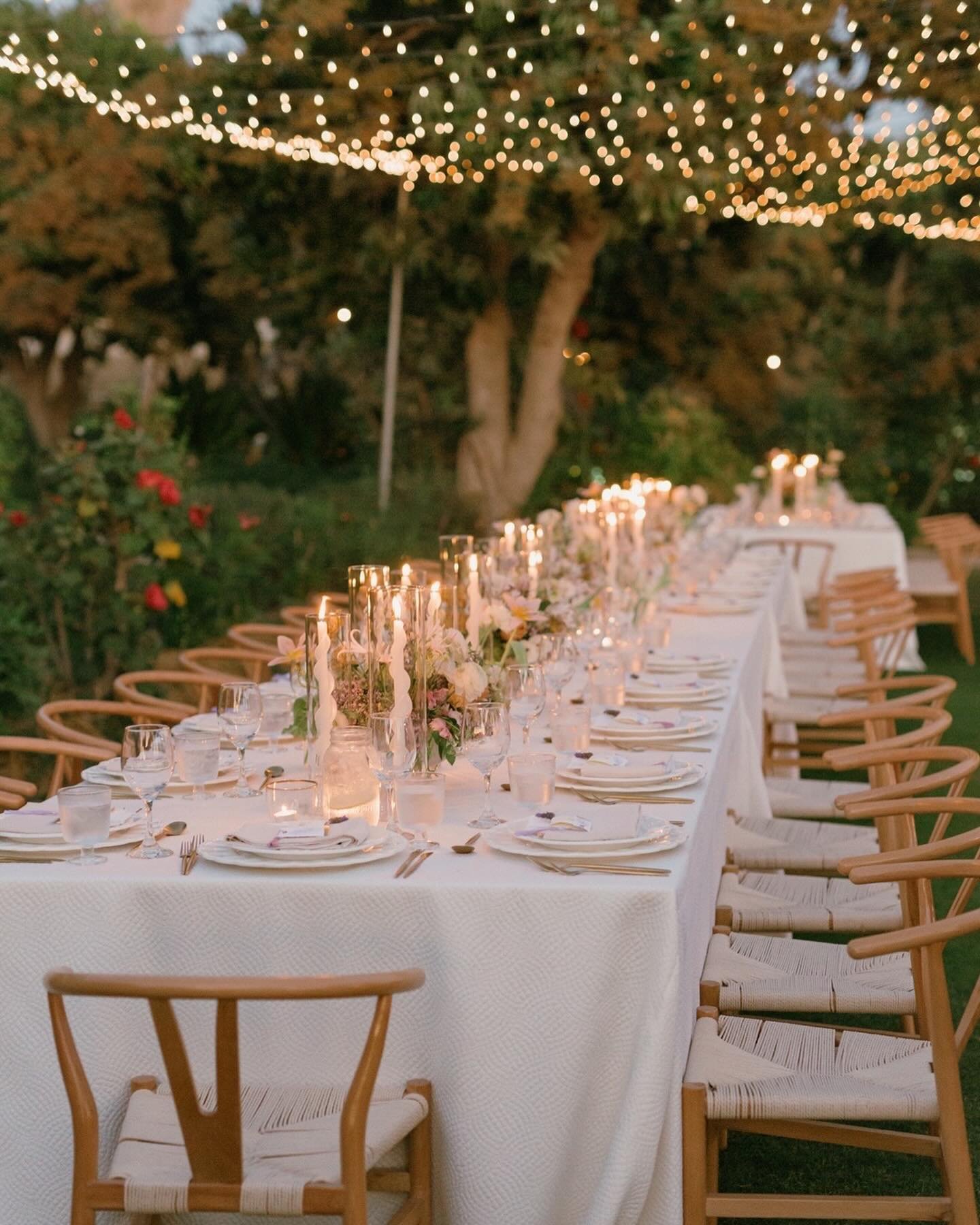 The exquisite wedding at the Mango Grove has been showcased on @stylemepretty .
Congratulations to the lovely bride and groom!

Planning @amyabbottevents 
Photography @logancolephoto 
Venue @erikaonthefarm @florafarms