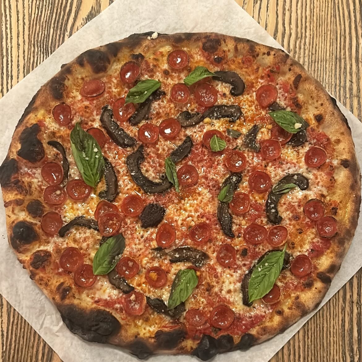 A nice little Build Your Own Pizza going out the door: Pepperoni, Smoked Mushrooms &amp; Basil&hellip;
#buildyourown #pizza #thinandcrispy #pizzaparty #charred #buildyourownpizza #portlandmaine #mainepizza