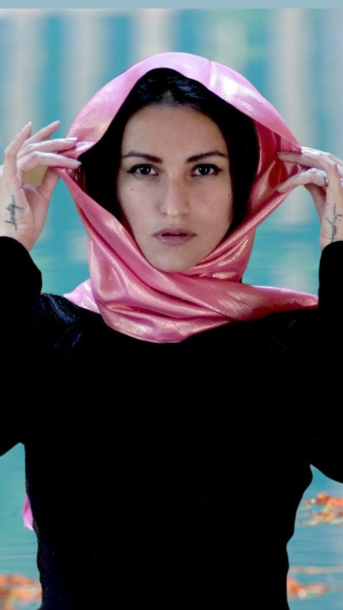 BROADWAY RED SILVER SILK LAMÉ WRAP