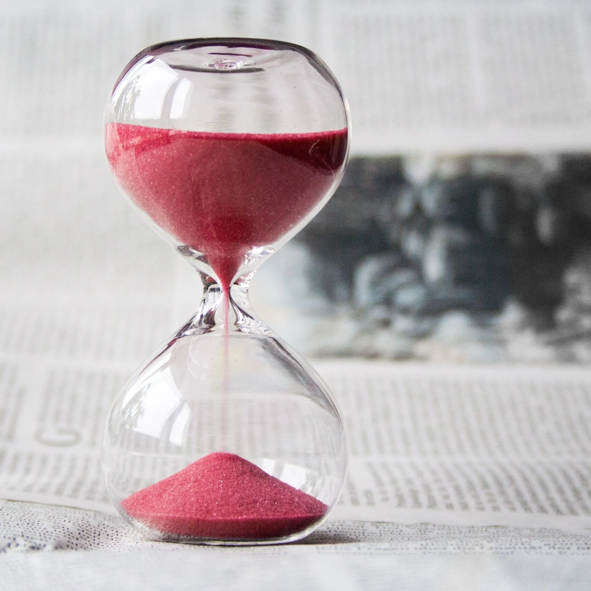 glass-hourglass-hours-39396.jpg