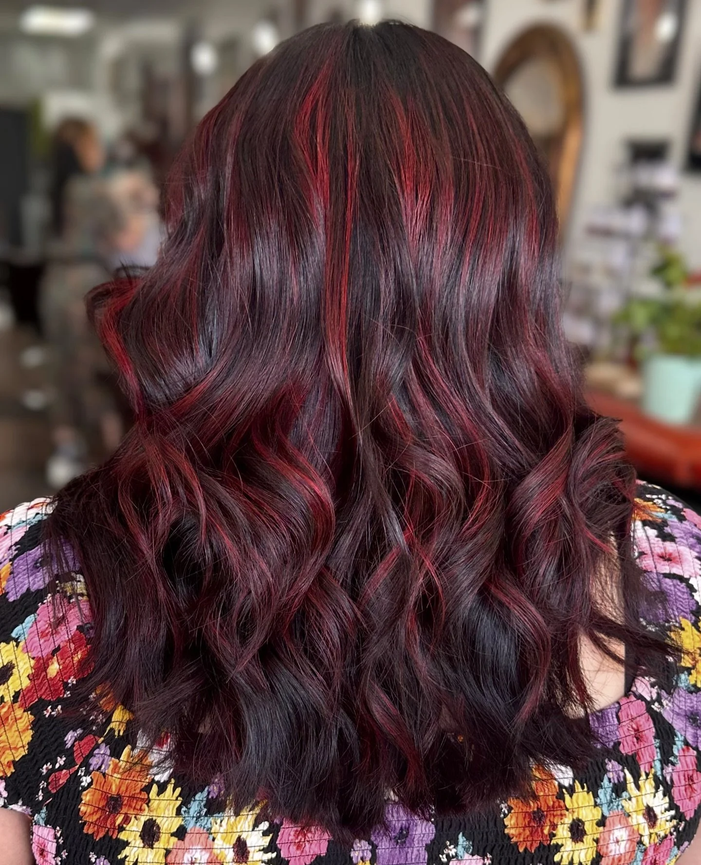 Anybody craving cherry coke all of a sudden 🍒 😍 because we are!  Go quench your thirst in our North Haven salon with a refreshing new color by @jct.artistry (Jianna)!