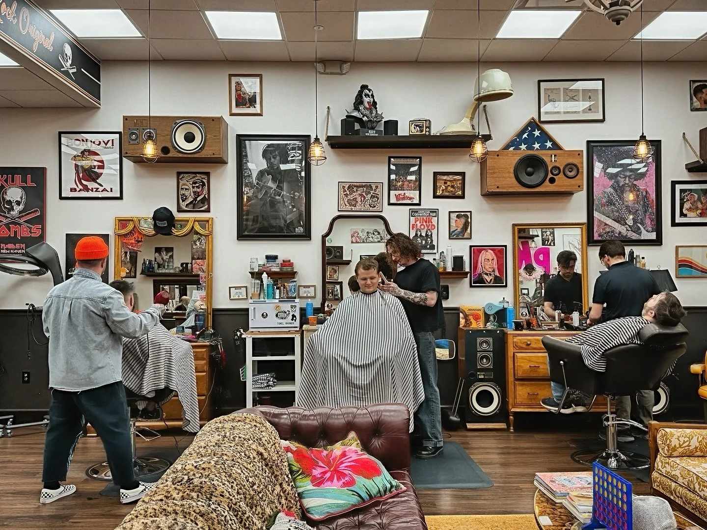 The boys serving up all the fixin&rsquo;s today in Sono. Great vibes, great service and great cuts. Your money is well spent in our salons and we appreciate that you choose us to do business with 🤝