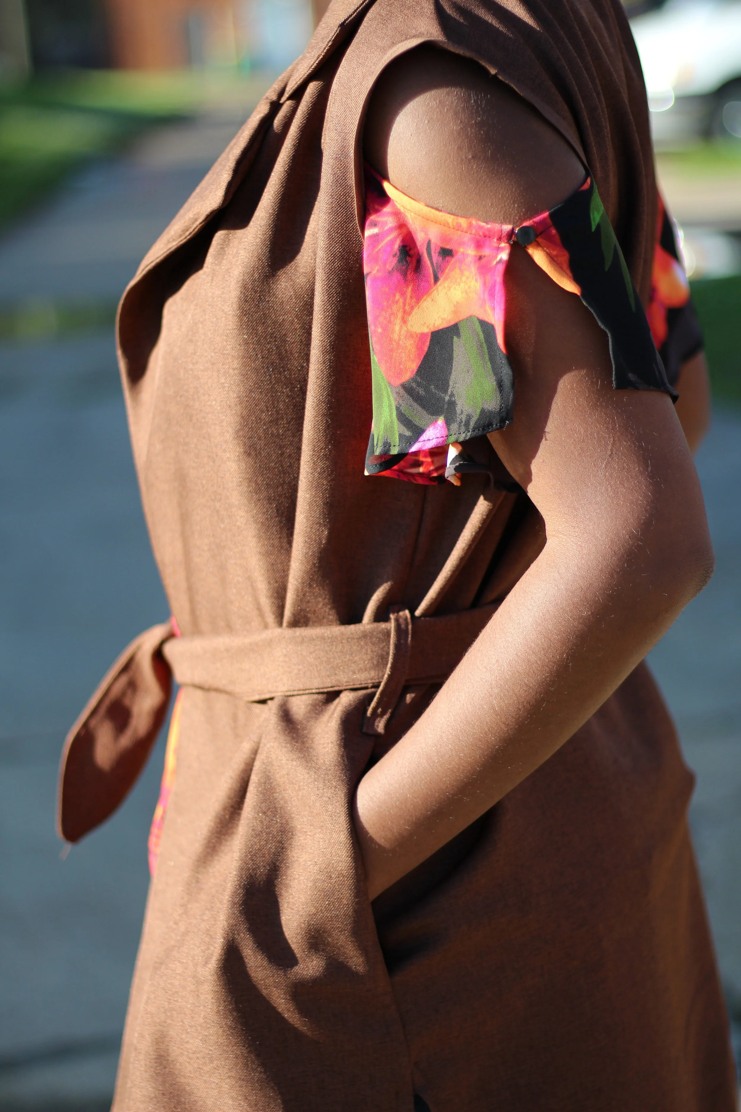 A Sleeveless Look: Creating a Seasonal Wardrobe Piece with S8554