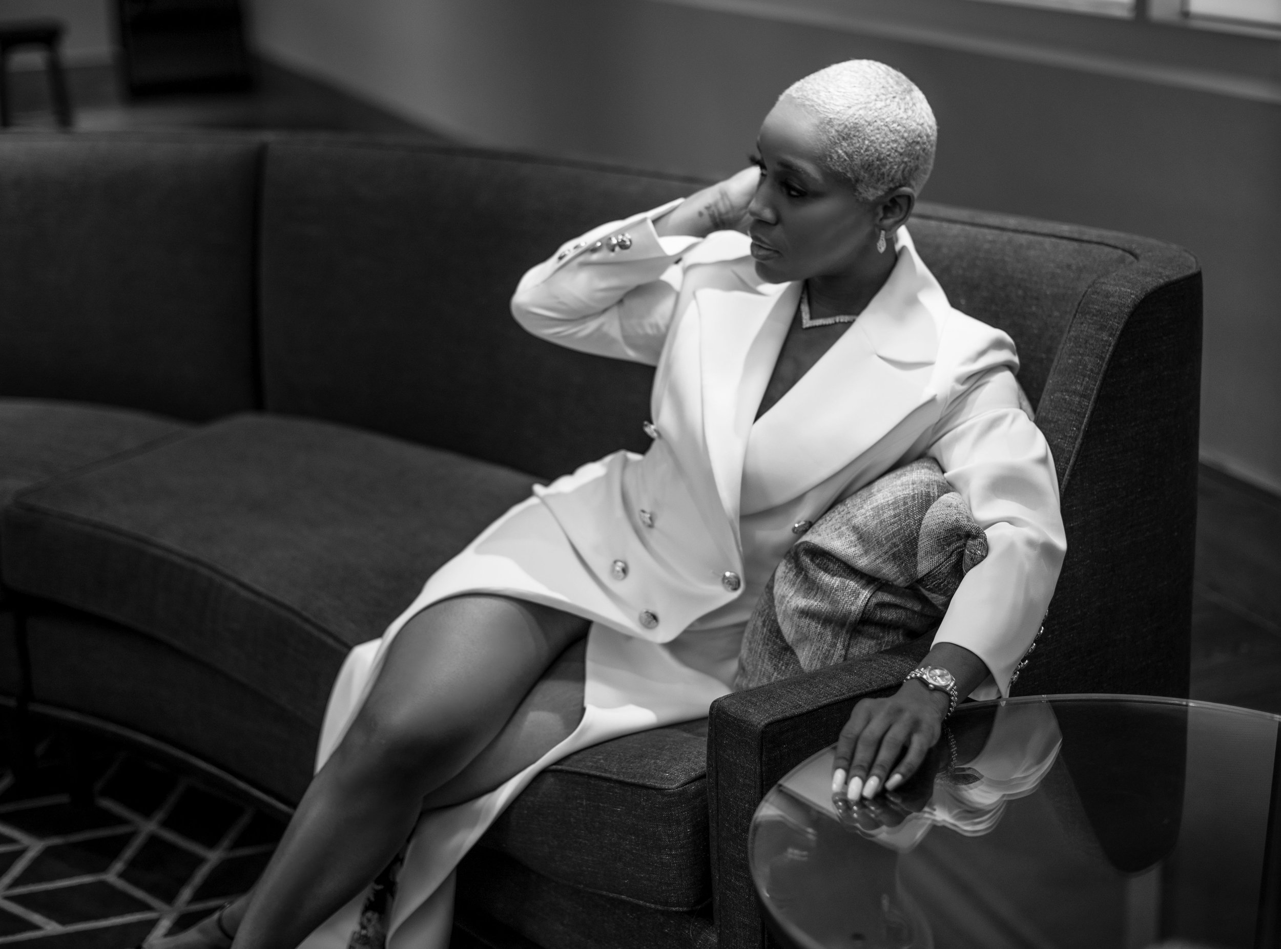 Qui-white-4.jpg