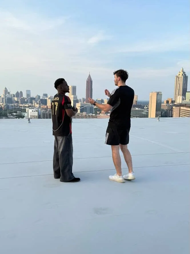Behind-the-scenes glimpse from the Atlanta United Rooftop Social Spot shoot 🐻✨
We were proud to support this one with Ronin 2!

Always a pleasure supporting such a sharp crew. Much love to everyone who made it happen:

Director: @van.emberger
1st AD