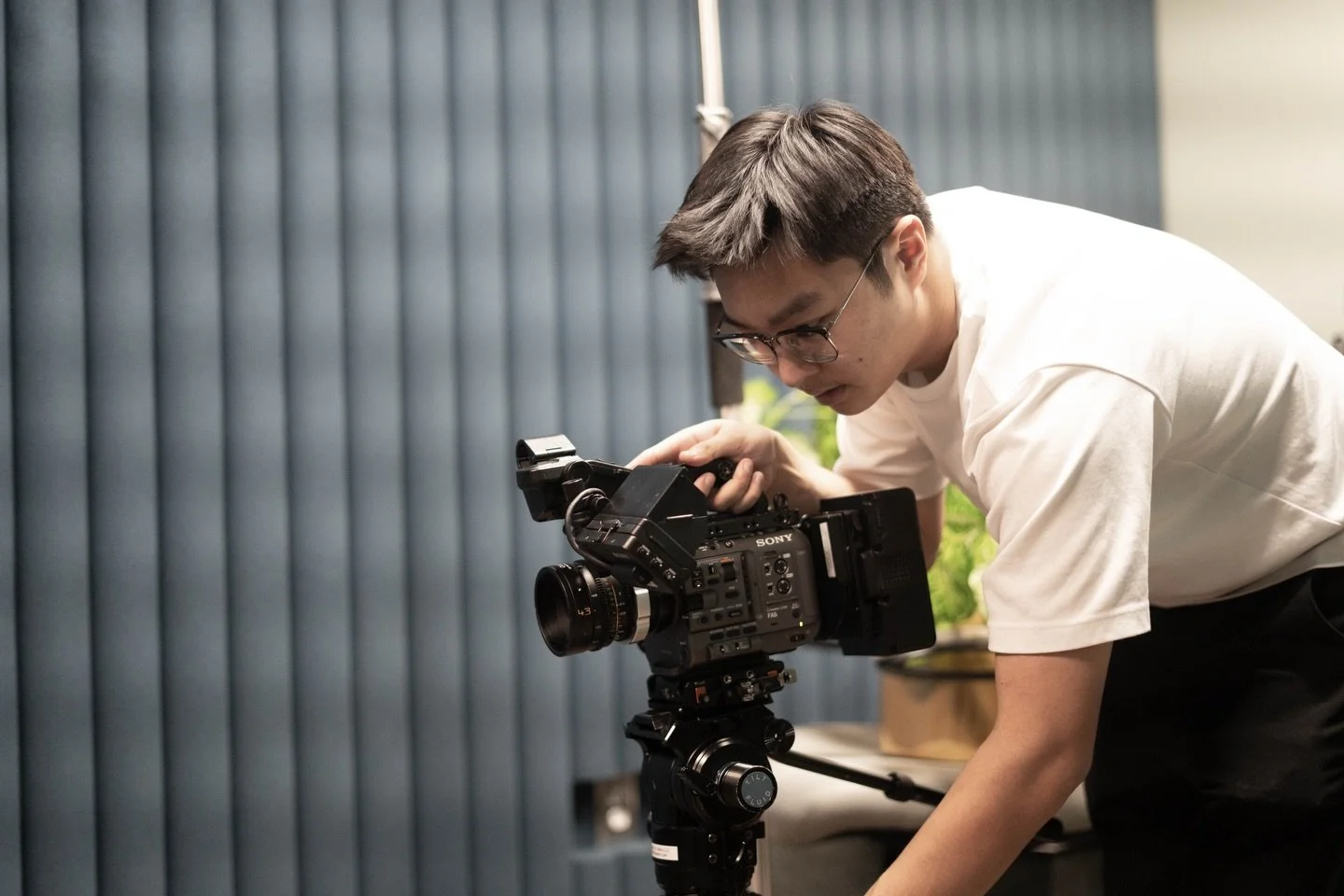 We had the pleasure of supporting this production with a package including the Sony FX6, Sony FX3, and Dulens APO Mini Primes.

Big thank you to @jeffsangwan, @harry_d_phan and the crew for trusting Bairn to be part of the process. Always great to se