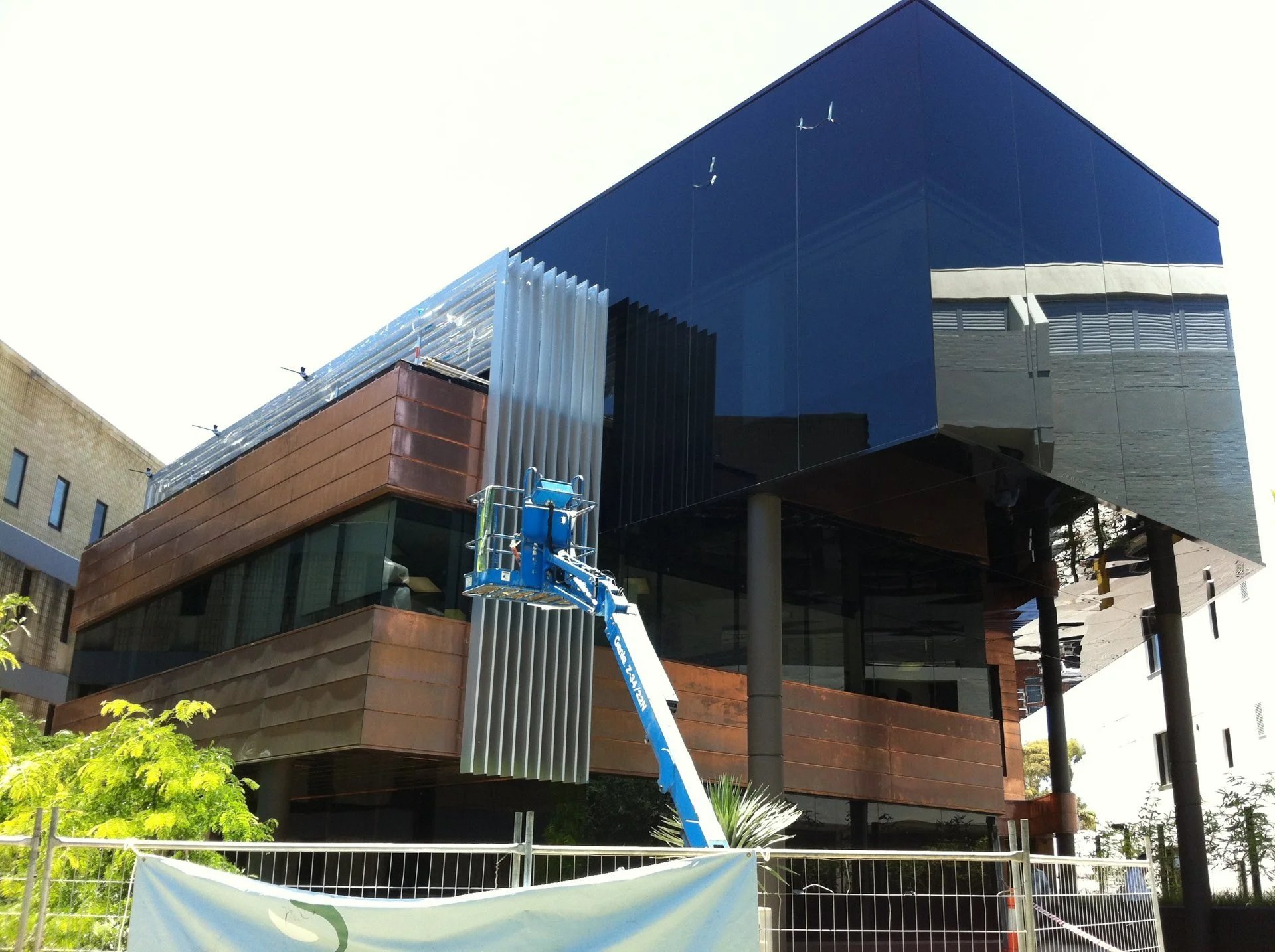 10KingsParkRd_Construction_Crane_012.JPG