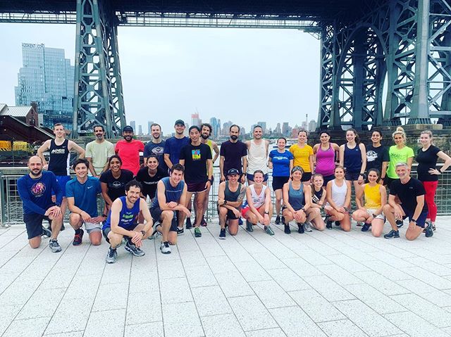 HAPPY GLOBAL RUNNING DAY! Love your Doves and Just South morning crews. ❤️⁣
⁣
#globalrunningday ⁣
#nyrr⁣
#northbrooklynrunners
#nbrglobalrunningday 
Pic by @sydneyrlim