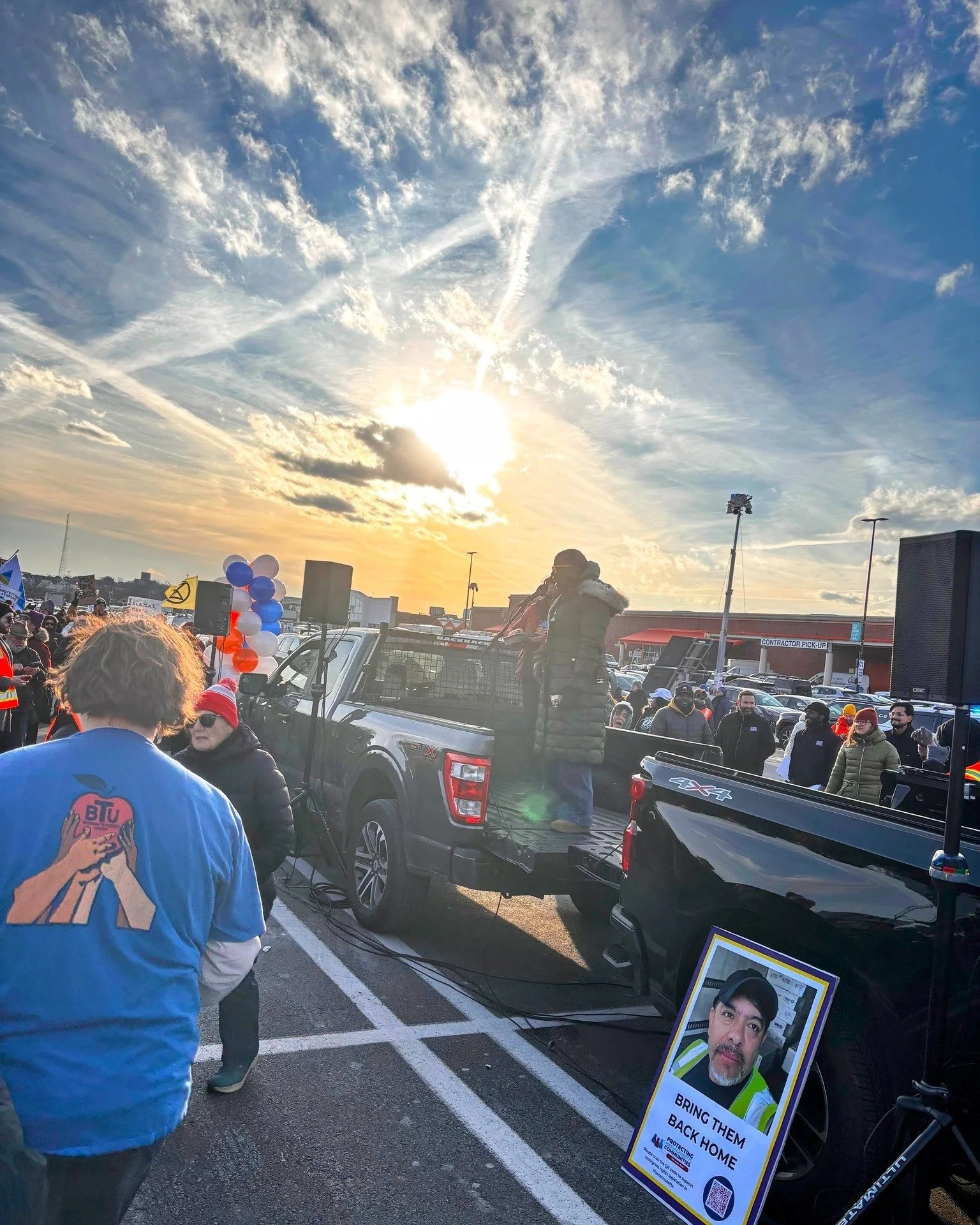 Showing up for our people is resistance and joy 💙

In community, we find:
✨ resistance
✨ courage

We gather to stand for immigrant rights to say that our people belong, our families matter, and our collective care is powerful.

At Mass JWJ, we know 