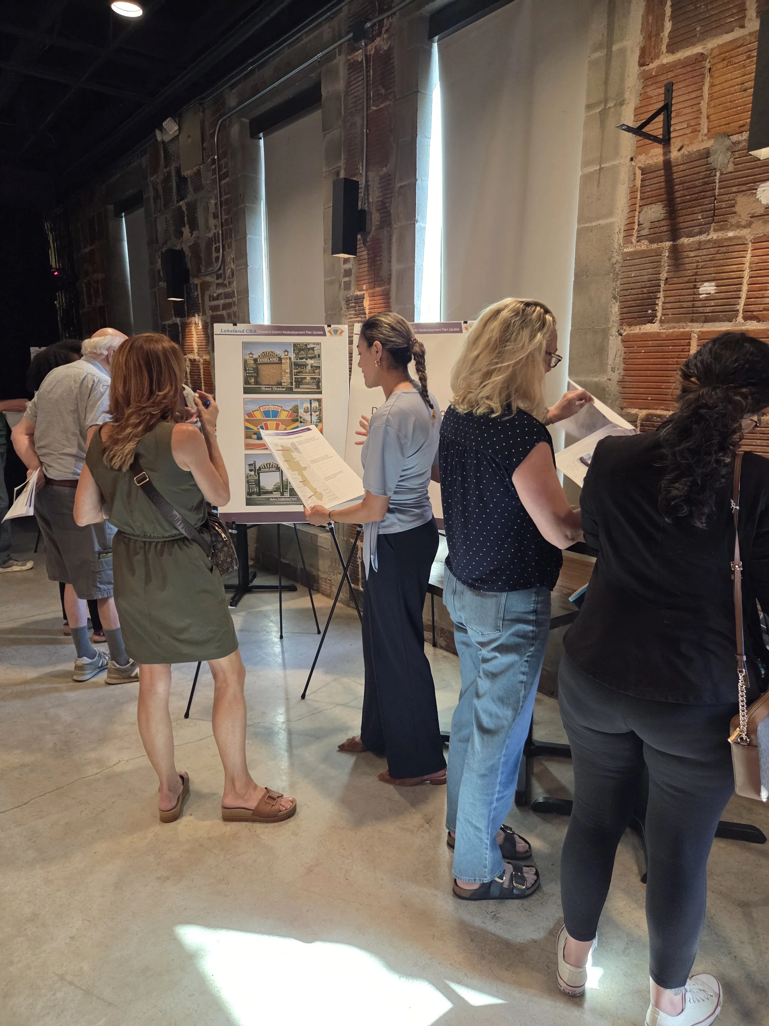 dixieland public meeting attendees