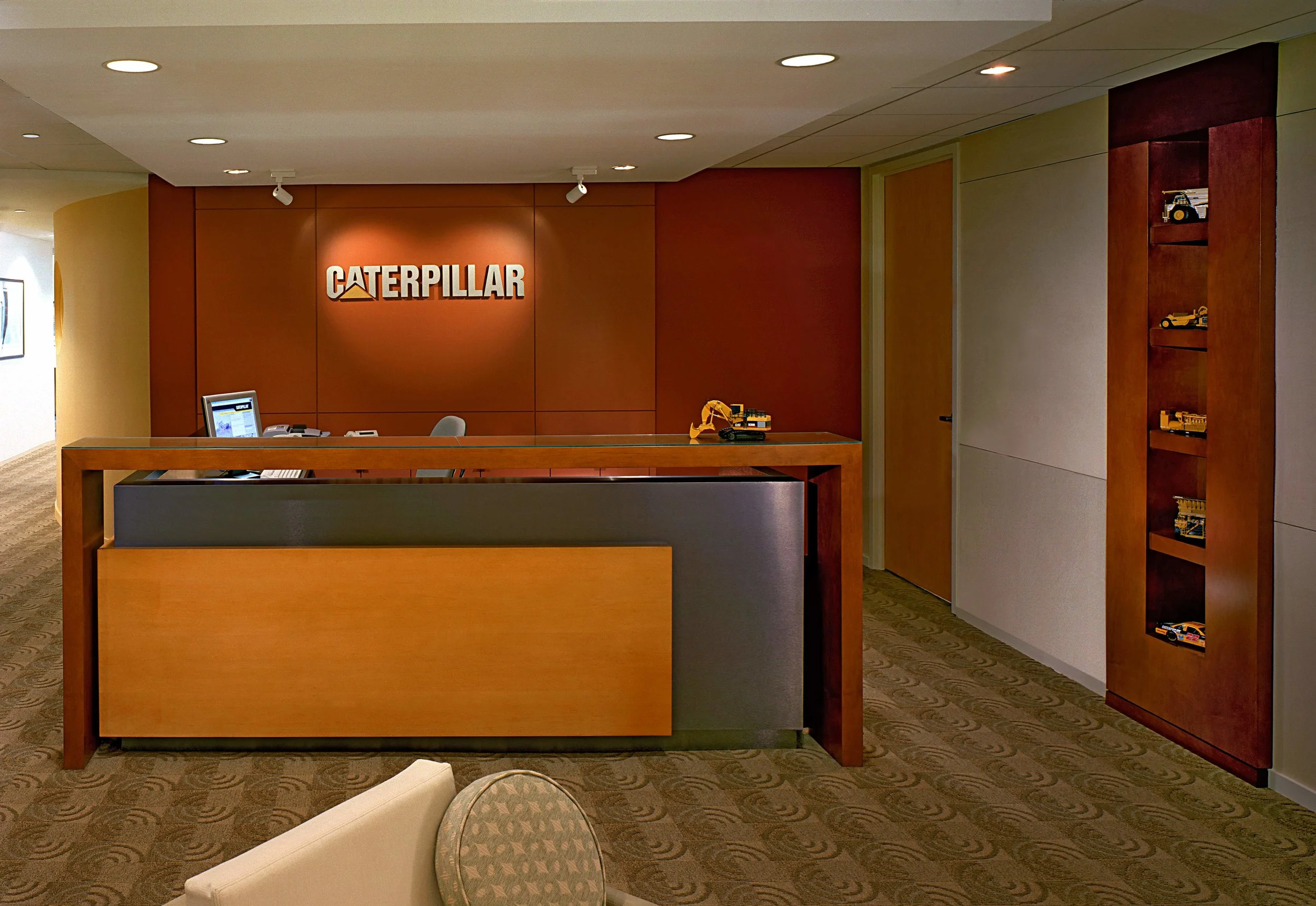 Caterpillar DC Corporate Headquarters — De Space Designs