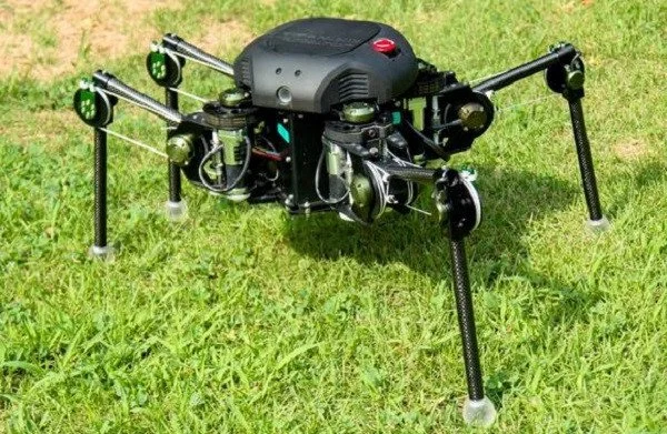 Nhật giới thiệu robot nhện trị giá 17.000 USD chuyên để bốc vác