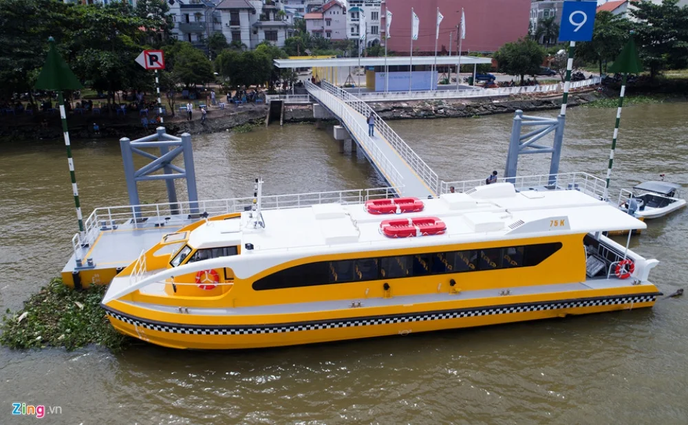 Bên trong tàu buýt sông đầu tiên ở Sài Gòn