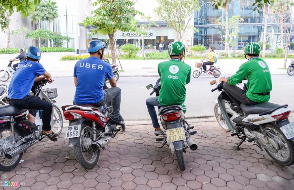 Xe ôm công nghệ hút khách hàng như thế nào? 