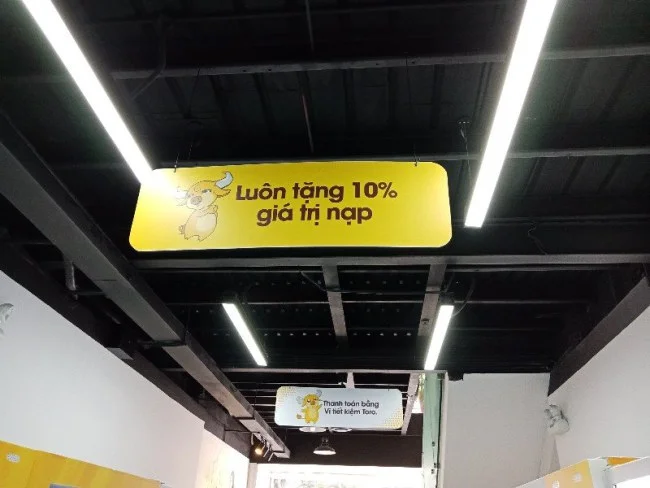  Một nhân viên tại cửa hàng cho biết luôn áp dụng chính sách tặng 10% giá trị tiền nạp vào ứng dụng. PV ICTnews thử nạp 100.000 đồng và số tiền thực nhận là 110.000 đồng. 