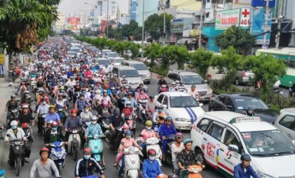 Xây dựng TP.HCM sạch đẹp, văn minh: Bến dẹp đi rồi, xe để đâu? 