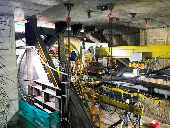 Dự án tuyến metro số 1 Bến Thành - Suối Tiên có tổng vốn đầu tư 2,49 tỉ USD (khoảng 47.325 tỉ đồng) được khởi công vào tháng 8/2012 có chiều dài 19,7km.