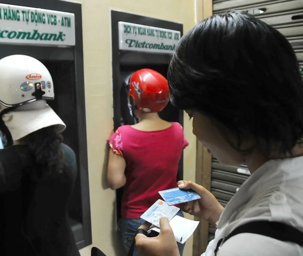 Khi nào 70 triệu thẻ ATM chuyển sang thẻ chip? 