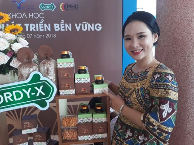 Sau khi chuyển giao, các sản phẩm đông trùng hạ thảo đã được đóng gói, gắn nhãn mác, xây dựng các tiêu chuẩn chất lượng. Ảnh: Hà Thế An.