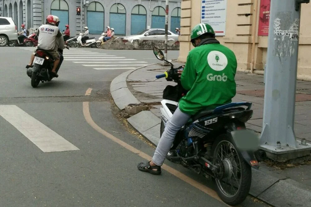 Xe ôm công nghệ trong “cuộc chiến kim tiền”: Không có chỗ cho ứng dụng “nghèo”!