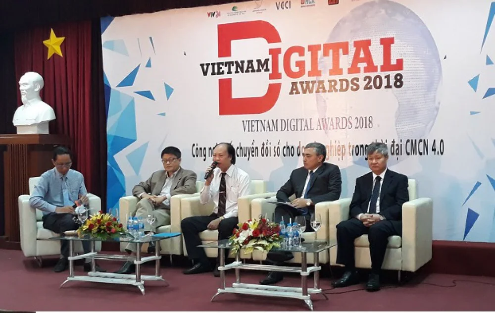 Trong xu thế phát triển mạnh mẽ của công nghệ số, chuyển đối số trở thành việc doanh nghiệp bắt buộc phải làm nếu muốn tồn tại và phát triển trong cách mạng công nghiệp 4.0.