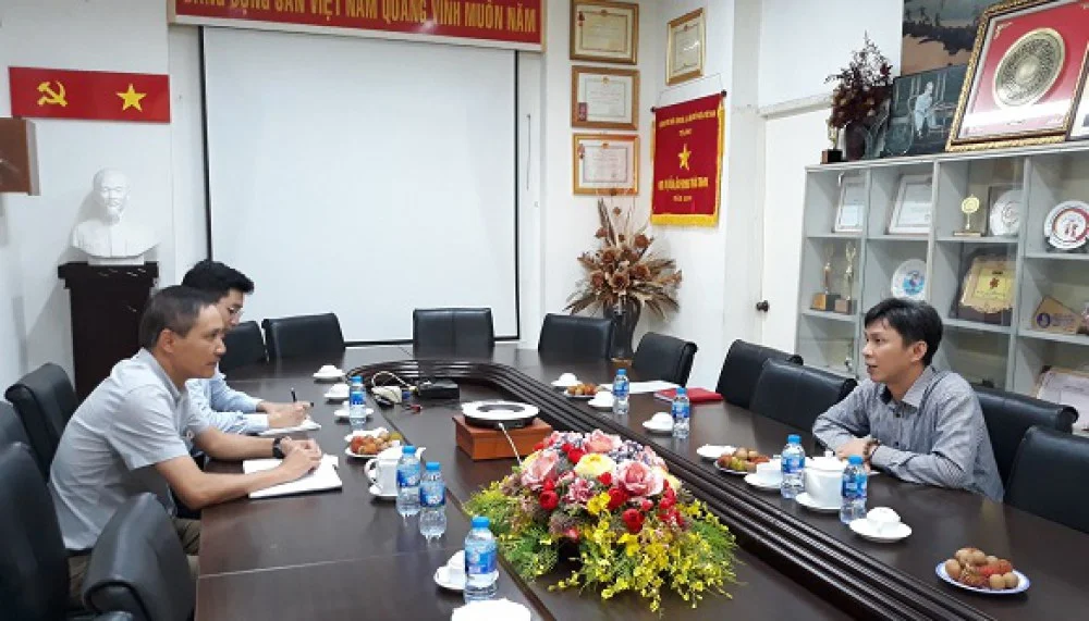 Chiều 6.9, Giám đốc Sở KH&CN TP.HCM Nguyễn Việt Dũng (phải) và ông Đỗ Minh Hùng, Đại sứ đặc mệnh toàn quyền tại Israel nhiệm kỳ 2019 – 2022 trao đổi về những nội dung hợp tác khoa học công nghệ, đổi mới sáng tạo với Israel