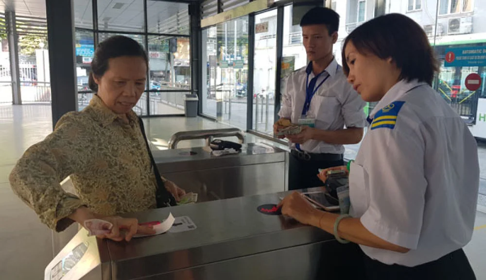 Hà Nội: Sắp dùng vé điện tử đi buýt nhanh BRT