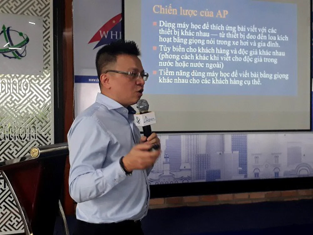 Ông Lê Quốc Minh, Phó Tổng giám đốc Thông tấn xã Việt Nam tại Hội thảo. Đây là sự kiện đầu tiên của Tuần lễ khởi nghiệp đổi mới sáng tạo TP.HCM (WHISE) năm 2018. Ảnh: Hà Thế An.