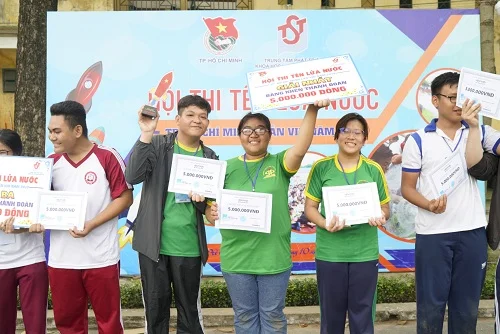 Chung cuộc, học sinh trường THPT Phan Đăng Lưu đã giành giải nhất cuộc thi.