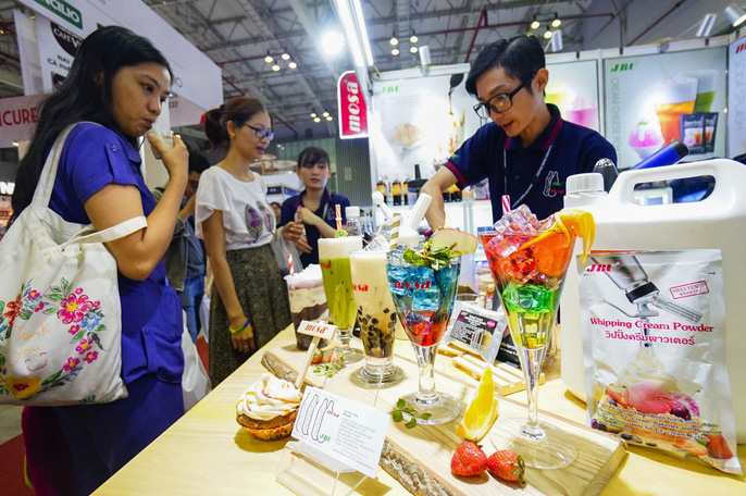  Coffee Expo Vietnam 2018 là sự kiện xúc tiến thương mại nổi bật nhất  trong ngành cà phê, trà và món ngọt, các thiết bị, nguyên vật liệu pha  chế cà phê, đồ uống, dụng cụ và nguyên liệu làm bánh cao cấp đến từ 250  thương hiệu nổi tiếng trong và ngo