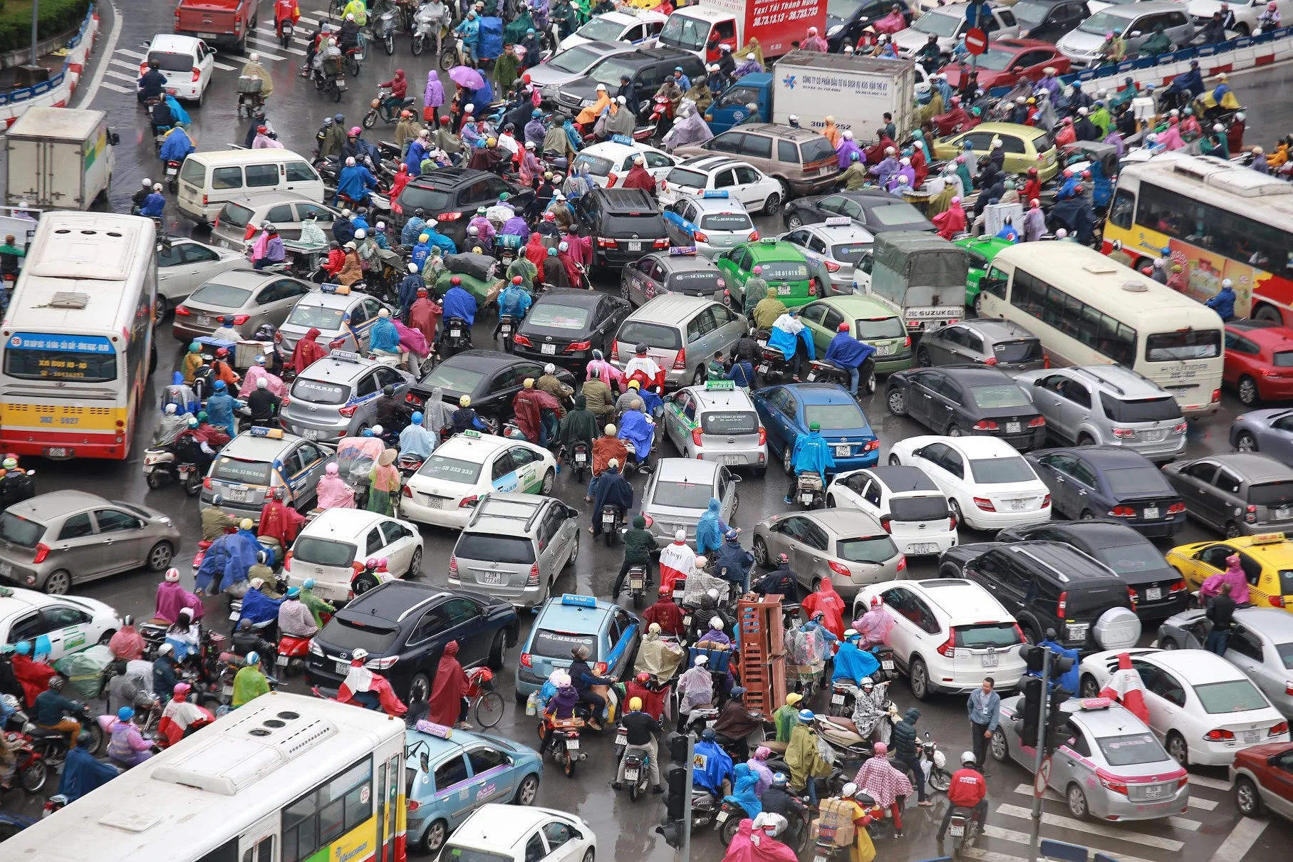 Bong bóng xe công nghệ và bại tướng xe buýt, hạ tầng giao thông