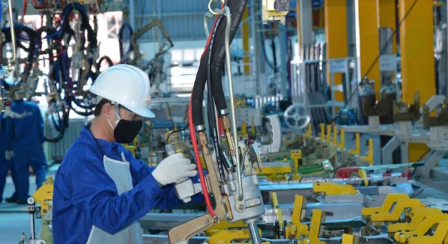 Tất cả nhân viên, kỹ thuật viên tại SAMCO đều được đào tạo và nhận chứng chỉ nghiệp vụ từ các doanh nghiệp uy tín như Mercedes- Benz, Toyota, Isuzu