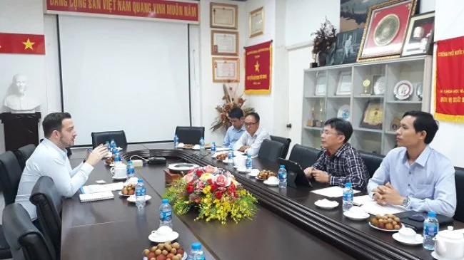 Trước đó, ông Nguyễn Việt Dũng và ông Doron Lebovich, Phó Đại sứ Israel tại Việt Nam đã trao đổi về kế hoạch hợp tác giữa TP.HCM với Cơ quan Đổi mới Sáng tạo Israel (IIA)