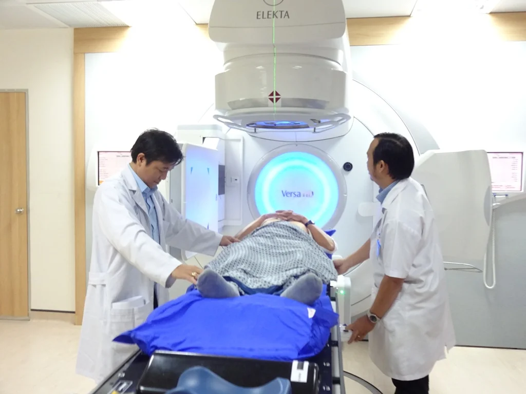 Nhờ kỹ thuật mới, bệnh nhân ung thư chỉ còn 6 lần xạ trị